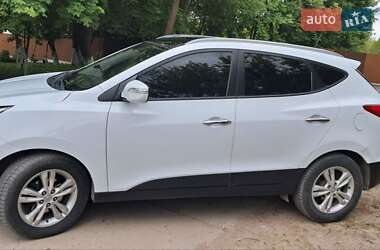 Позашляховик / Кросовер Hyundai ix35 2010 в 