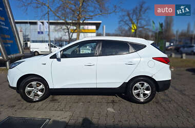Внедорожник / Кроссовер Hyundai ix35 2010 в 