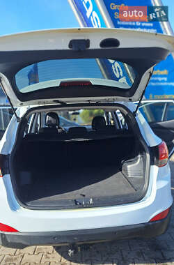 Внедорожник / Кроссовер Hyundai ix35 2010 в 