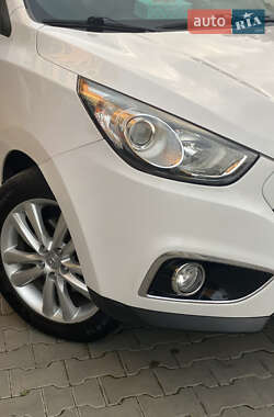 Позашляховик / Кросовер Hyundai ix35 2011 в 