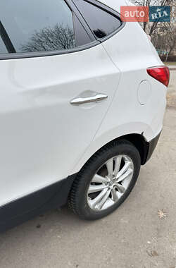 Позашляховик / Кросовер Hyundai ix35 2011 в 