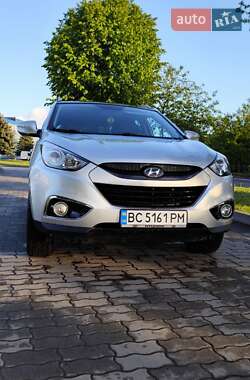 Внедорожник / Кроссовер Hyundai ix35 2010 в 