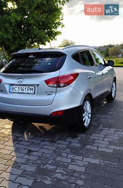 Внедорожник / Кроссовер Hyundai ix35 2010 в 