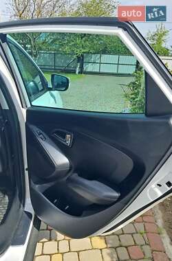 Позашляховик / Кросовер Hyundai ix35 2013 в 