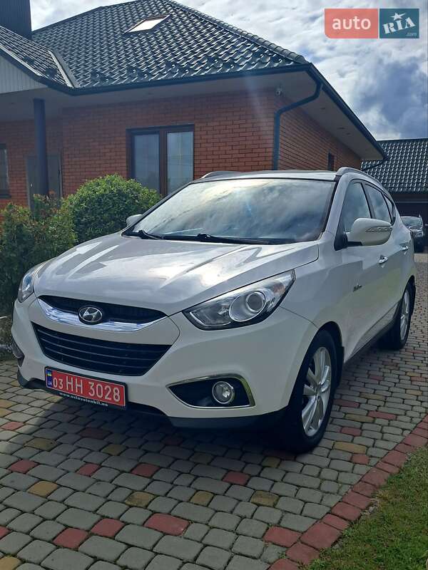 Позашляховик / Кросовер Hyundai ix35 2013 в 