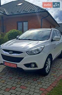Позашляховик / Кросовер Hyundai ix35 2013 в 