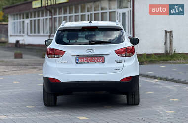 Позашляховик / Кросовер Hyundai ix35 2010 в 