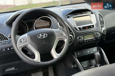 Позашляховик / Кросовер Hyundai ix35 2010 в 