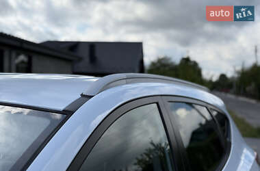 Позашляховик / Кросовер Hyundai ix35 2010 в 