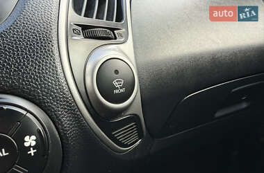 Позашляховик / Кросовер Hyundai ix35 2010 в 