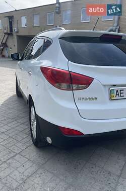 Внедорожник / Кроссовер Hyundai ix35 2011 в 