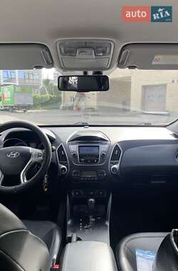 Внедорожник / Кроссовер Hyundai ix35 2011 в 