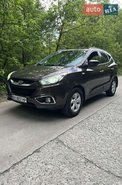 Внедорожник / Кроссовер Hyundai ix35 2011 в 