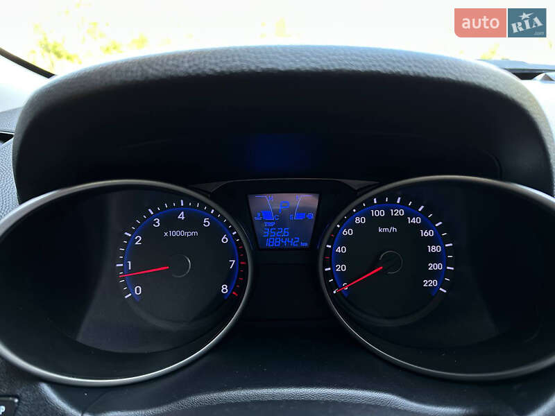 Позашляховик / Кросовер Hyundai ix35 2011 в Дніпрі