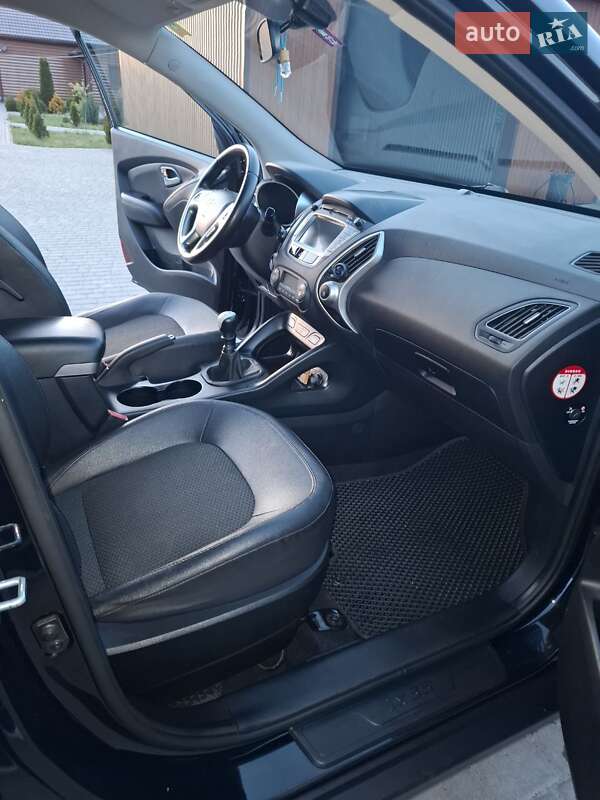 Позашляховик / Кросовер Hyundai ix35 2013 в Сарнах