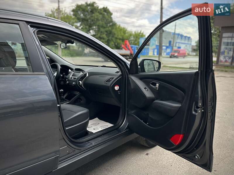 Внедорожник / Кроссовер Hyundai ix35 2011 в Сумах