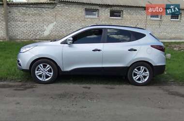 Внедорожник / Кроссовер Hyundai ix35 2012 в 