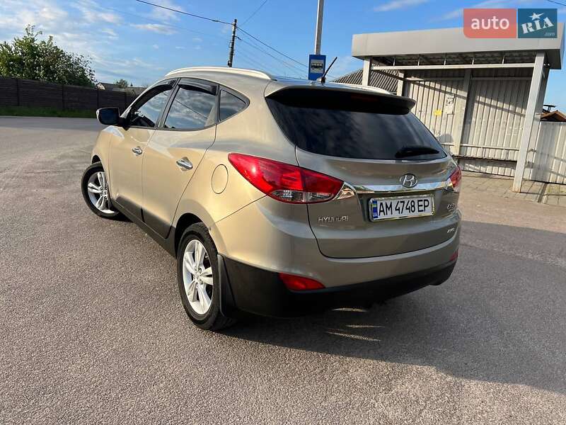 Внедорожник / Кроссовер Hyundai ix35 2011 в Радомышле