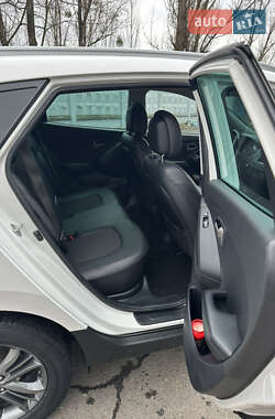 Позашляховик / Кросовер Hyundai ix35 2013 в 