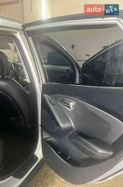 Позашляховик / Кросовер Hyundai ix35 2011 в 