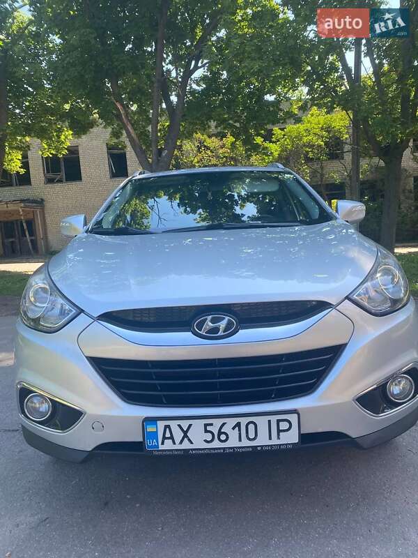 Позашляховик / Кросовер Hyundai ix35 2011 в 