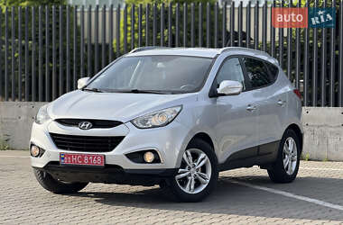 Внедорожник / Кроссовер Hyundai ix35 2011 в 