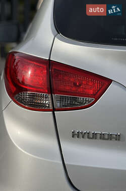 Внедорожник / Кроссовер Hyundai ix35 2011 в 