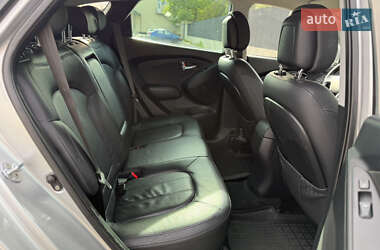 Внедорожник / Кроссовер Hyundai ix35 2011 в 