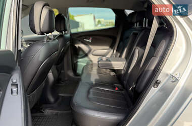Внедорожник / Кроссовер Hyundai ix35 2011 в 