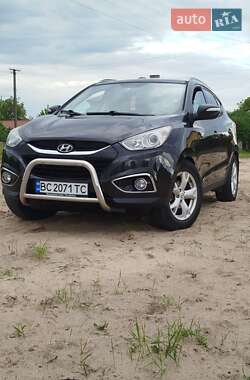 Внедорожник / Кроссовер Hyundai ix35 2010 в 