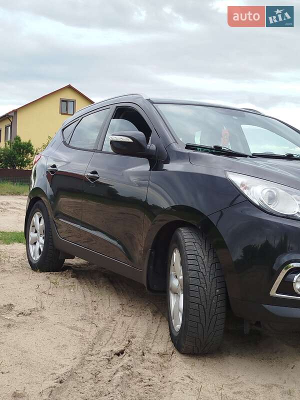 Внедорожник / Кроссовер Hyundai ix35 2010 в Каменке-Бугской