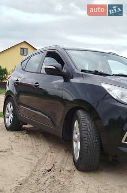 Внедорожник / Кроссовер Hyundai ix35 2010 в 