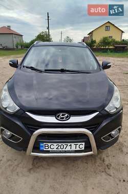 Внедорожник / Кроссовер Hyundai ix35 2010 в 