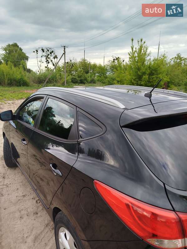Внедорожник / Кроссовер Hyundai ix35 2010 в Каменке-Бугской