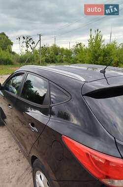 Внедорожник / Кроссовер Hyundai ix35 2010 в 