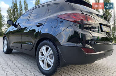 Внедорожник / Кроссовер Hyundai ix35 2010 в 