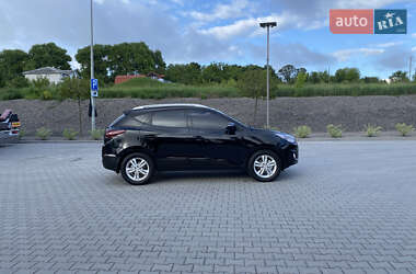 Внедорожник / Кроссовер Hyundai ix35 2010 в 