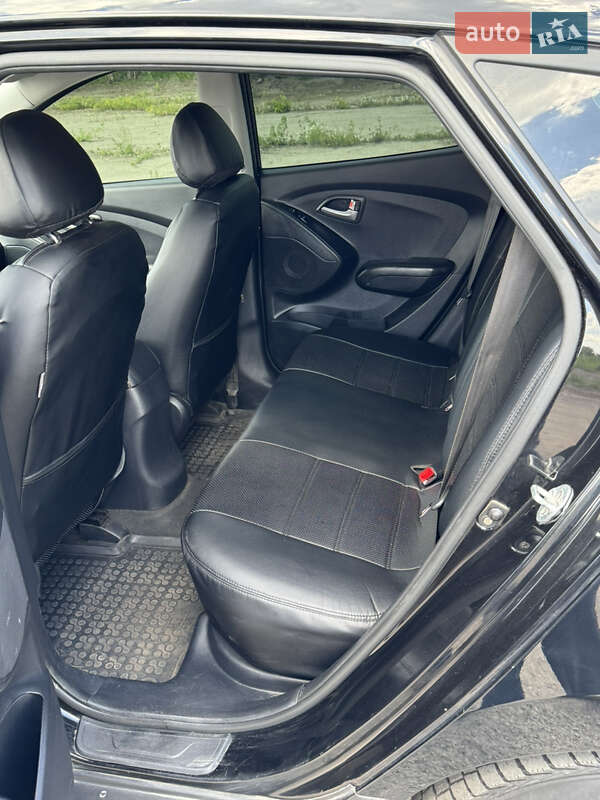 Позашляховик / Кросовер Hyundai ix35 2011 в Краснограді