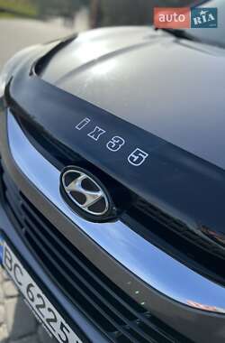 Внедорожник / Кроссовер Hyundai ix35 2011 в 