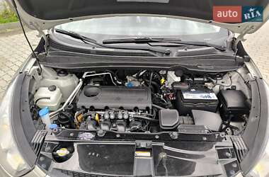 Внедорожник / Кроссовер Hyundai ix35 2010 в 