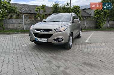 Внедорожник / Кроссовер Hyundai ix35 2010 в 