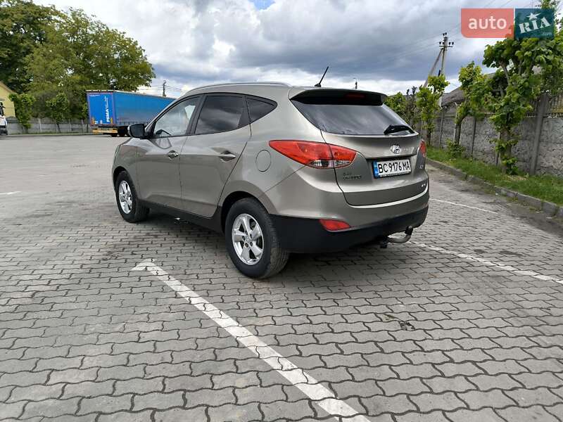 Внедорожник / Кроссовер Hyundai ix35 2010 в Городке