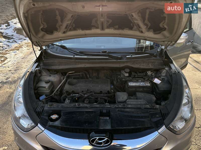 Позашляховик / Кросовер Hyundai ix35 2010 в Києві