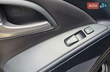 Внедорожник / Кроссовер Hyundai ix35 2012 в 