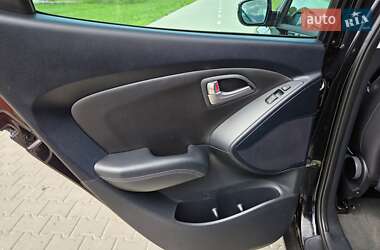 Внедорожник / Кроссовер Hyundai ix35 2012 в 