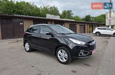 Внедорожник / Кроссовер Hyundai ix35 2011 в 