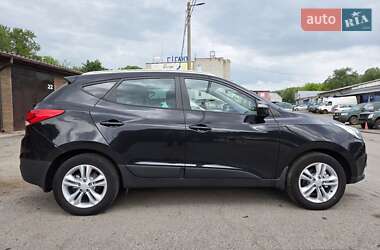Внедорожник / Кроссовер Hyundai ix35 2011 в 