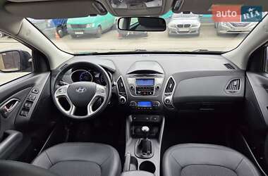 Внедорожник / Кроссовер Hyundai ix35 2011 в 