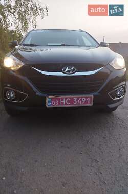Внедорожник / Кроссовер Hyundai ix35 2012 в 