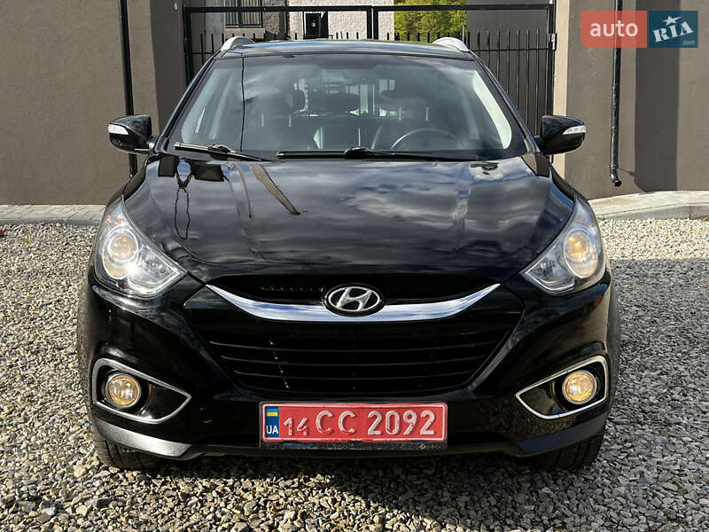 Позашляховик / Кросовер Hyundai ix35 2012 в 